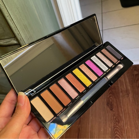 Urban Decay Naked metal mania eyeshadow pallet - Picture 1 of 6